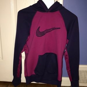 Women’s Nike thermafit hoodie